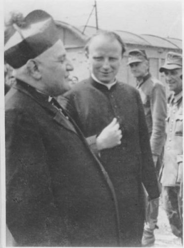 2ª imagen: Monsignore Roncalli, Nuncio Apostólico, futuro Papa Juan XXIII, en una de sus visitas al seminario de la Alambrada.